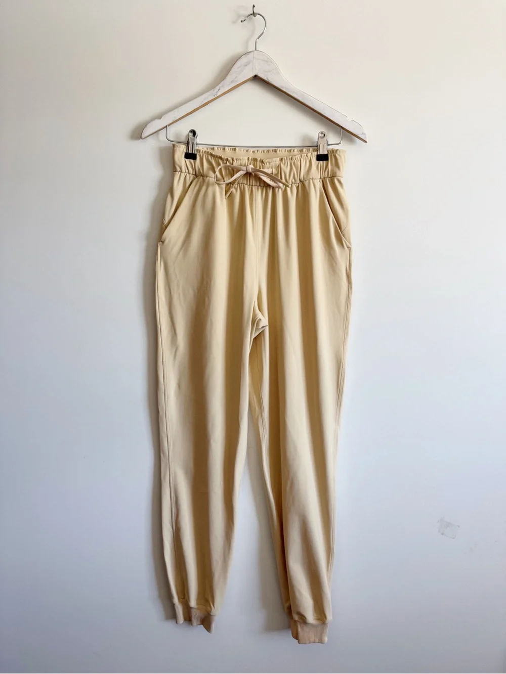 LULULEMON Keep Moving Jogger Pants Trench Butter Yellow Size 4